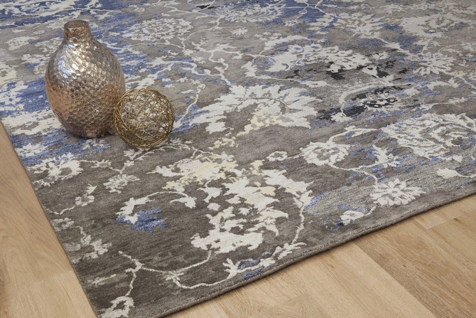 Look at this Traditionally-crafted luxury rug Brands