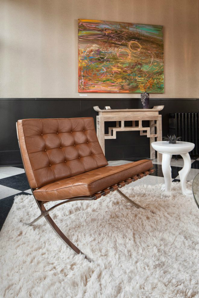 When a modern armchair meets a Contemporary Rug