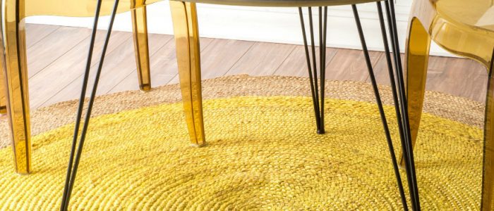 Yellow living room rugs decoration, would you dare?
